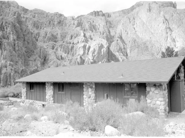 Somerset Activity & Lodging Guide: Fun Activities, Accommodations, and Eateries to Explore